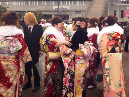 神戸市のホームズスタジアムで 成人お祝いの会 成人式が終わったら 必ず着物を洗いましょう 振袖を成人式に着るなら えり正の着物がオススメです 神戸市 三木市 三田市 明石市 小野市 淡路市など兵庫県全域